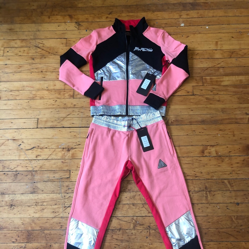 Black Pyramid outfit